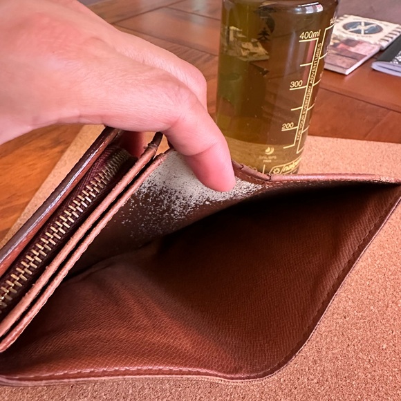 Louis Vuitton Monogram Porte-Monnaie Tresor Wallet - Picture 14 of 14